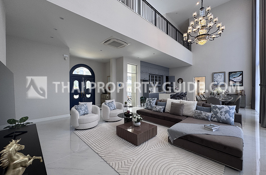 House with Shared Pool in Krung Thep Kritha 